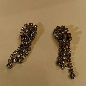 Gorgeous clip earrings! Light blue stones.